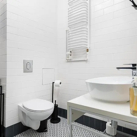 Rentplanet - Sienna Apartment