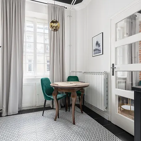 Rentplanet - Sienna Apartment